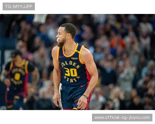 库里突破后仰命中，勇士延续连胜势头